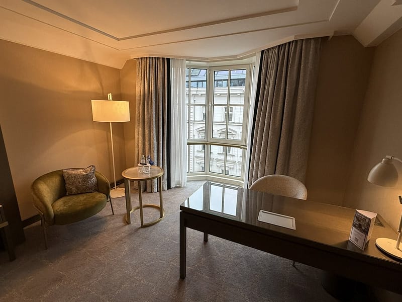 KING PLAZA EXECUTIVE ROOM